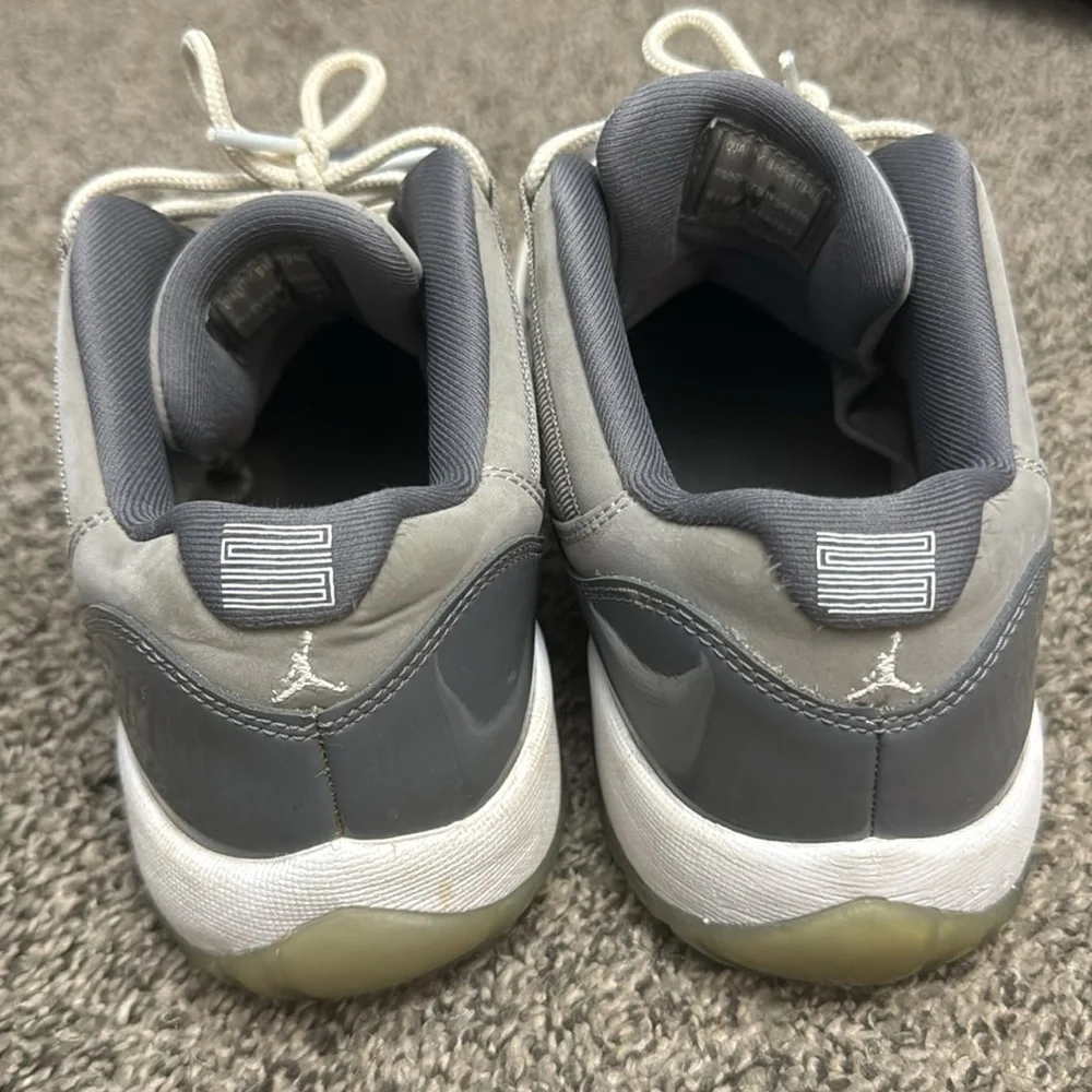 Gray Jordan retro 11 low size 7